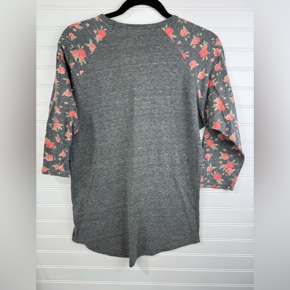 Lularoe women’s Randy gray & floral baseball shirt. 3/4 sleeves. Size Medium - Picture 2 of 5
